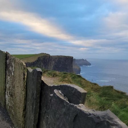 Moher Lodge Liscannor Eksteriør billede
